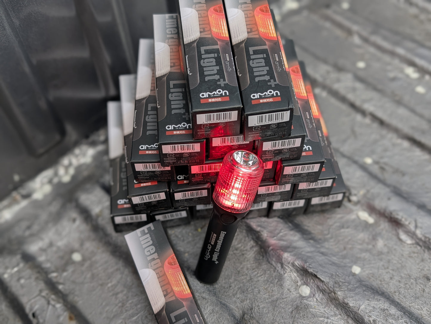 JDM Black/Flashlight Saver Magnetic Emergency LED Flare – Compact, Road-Safe Alternative to Safety Triangles