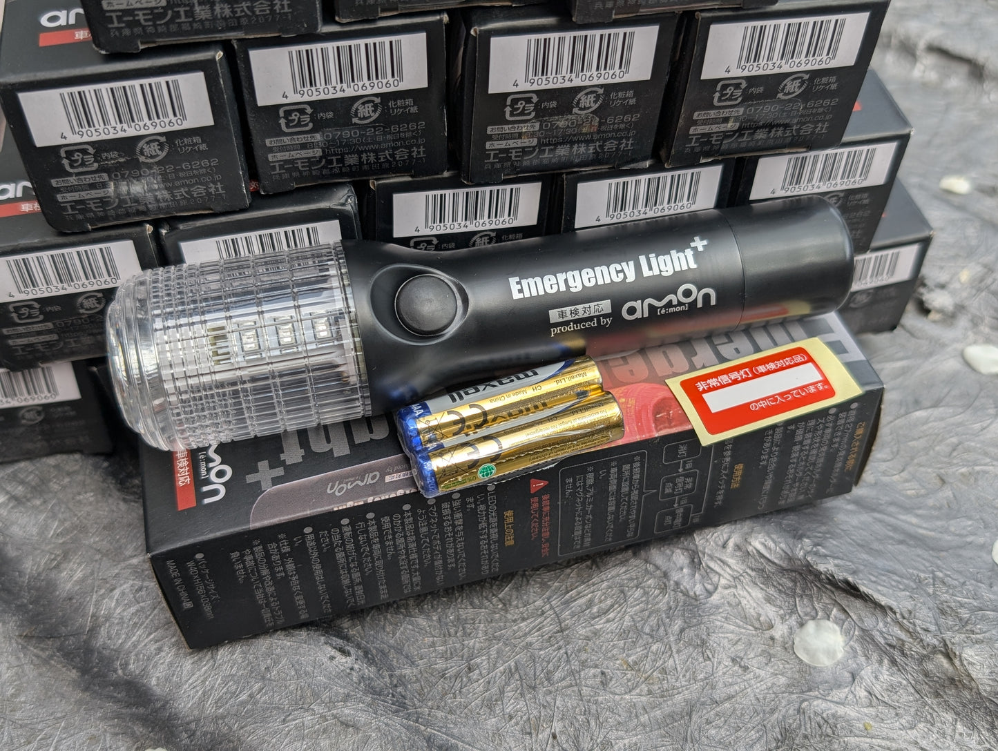 JDM Black/Flashlight Saver Magnetic Emergency LED Flare – Compact, Road-Safe Alternative to Safety Triangles