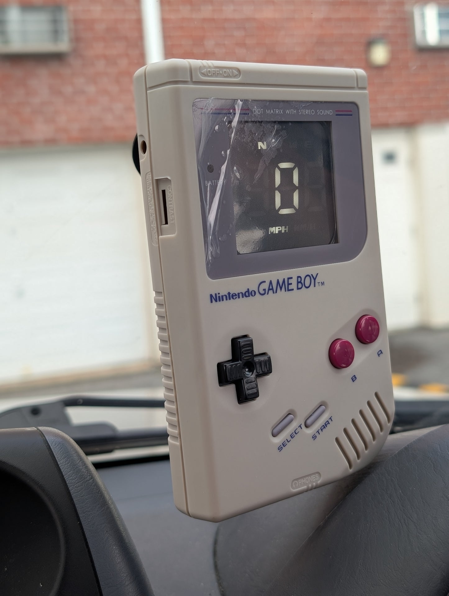 Gameboy Color GPS Speedometer – Custom Retro Car Accessory