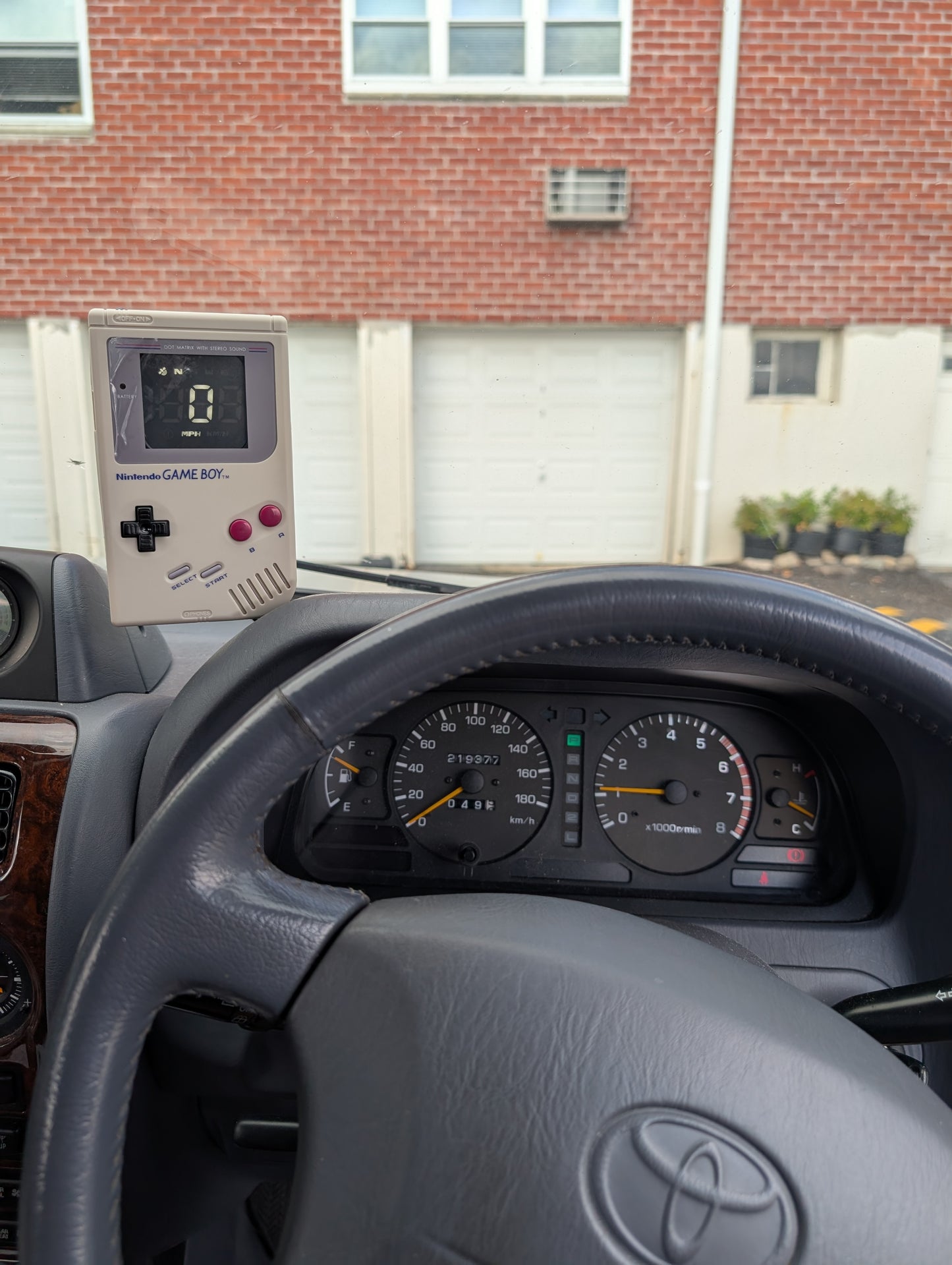Gameboy Color GPS Speedometer – Custom Retro Car Accessory