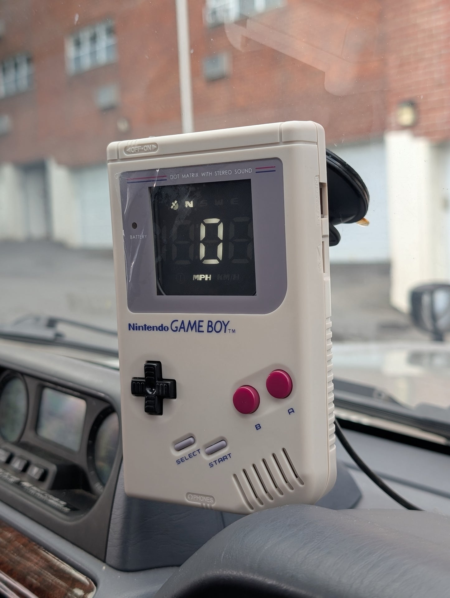 Gameboy Color GPS Speedometer – Custom Retro Car Accessory