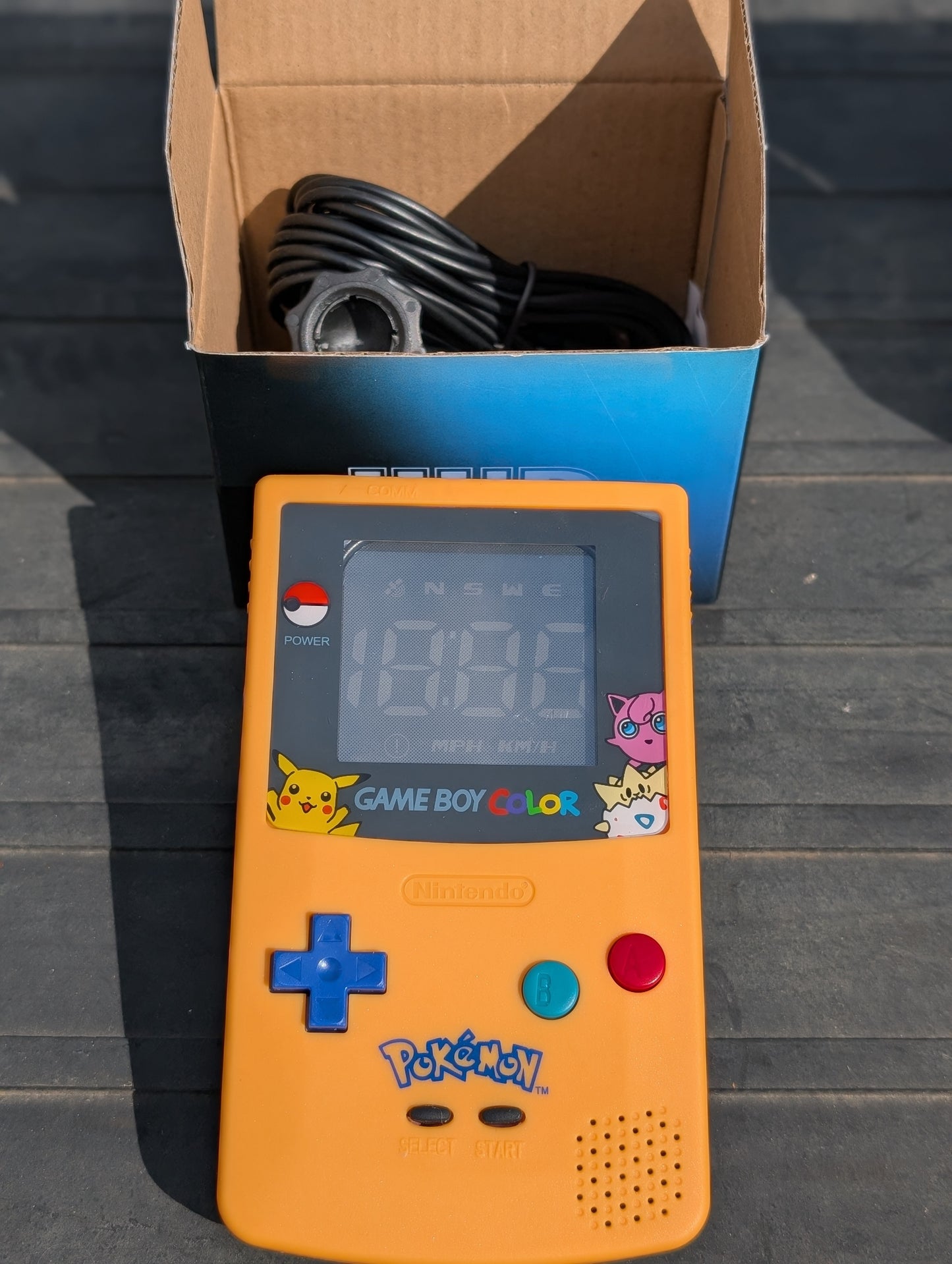 Gameboy Color GPS Speedometer – Custom Retro Car Accessory
