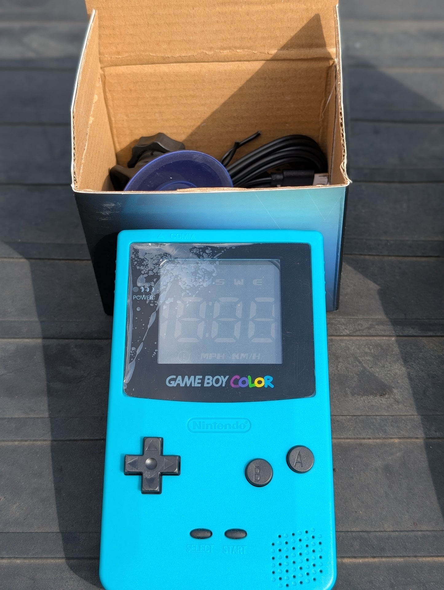 Gameboy Color GPS Speedometer – Custom Retro Car Accessory