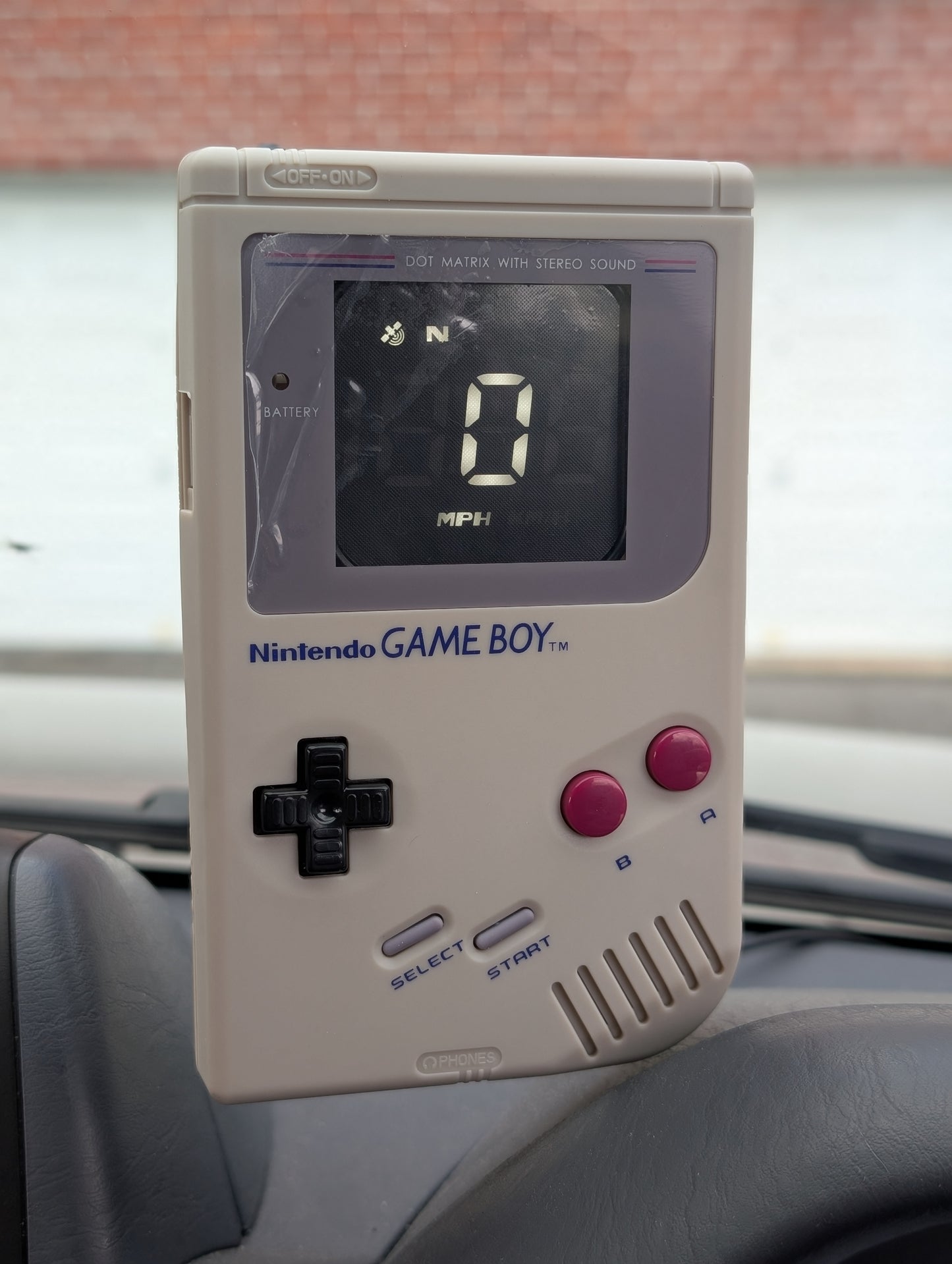 Gameboy Color GPS Speedometer – Custom Retro Car Accessory